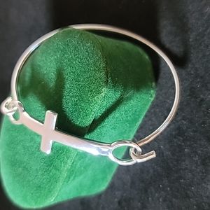 NWOT Silver Cross Bracelet
